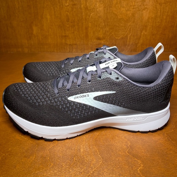 Brooks Shoes - NEW Brooks Revel 4 (W 11)